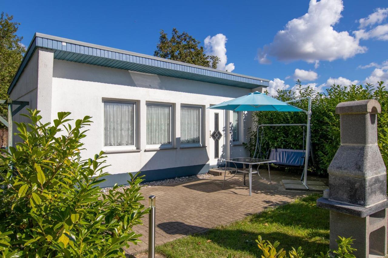 Bungalow Am Waldrand Barth Eksteriør billede