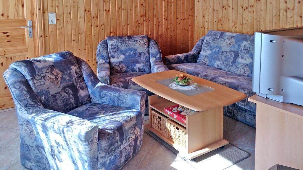 Bungalow Am Waldrand Barth Eksteriør billede